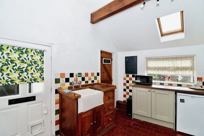 2 Bed cottage beautiful setting walk to Ironbridge