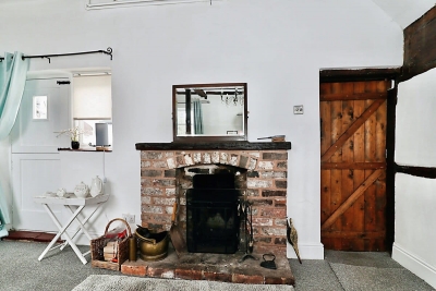 2 Bed cottage beautiful setting walk to Ironbridge