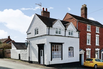 2 Bed cottage beautiful setting walk to Ironbridge