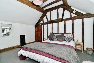 2 Bed cottage beautiful setting walk to Ironbridge