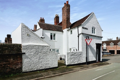 2 Bed cottage beautiful setting walk to Ironbridge