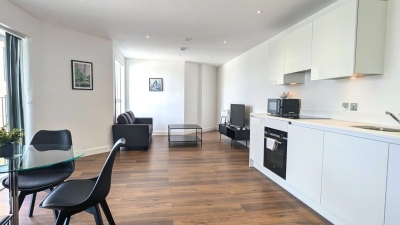 2BR Apt Bracknell | Parking | Nr Ascot Racecourse
