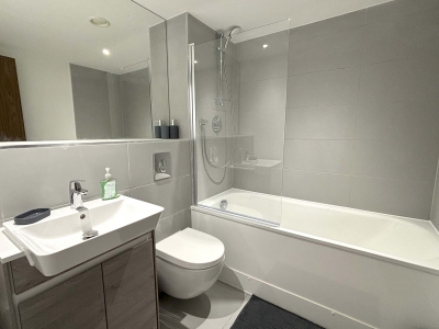 2BR Apt Bracknell | Parking | Nr Ascot Racecourse
