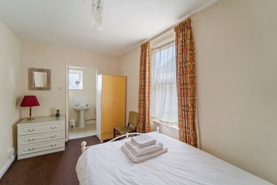 4 Bed House in Wolverhampton