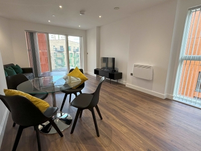 Bracknell 2BR Apt | Parking | Wifi  | Nr Ascot