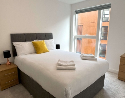 Bracknell 2BR Apt | Parking | Wifi  | Nr Ascot