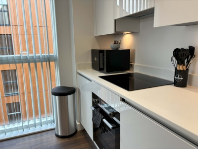 Bracknell 2BR Apt | Parking | Wifi  | Nr Ascot