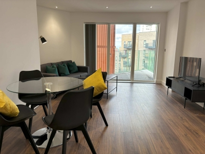 Bracknell 2BR Apt | Parking | Wifi  | Nr Ascot