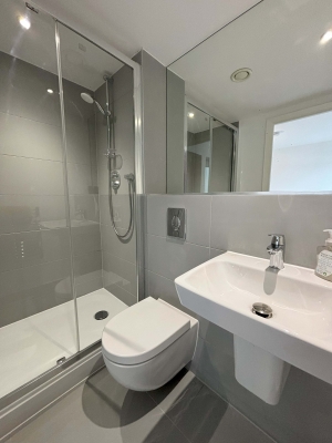 Bracknell 2BR Apt | Parking | Wifi  | Nr Ascot