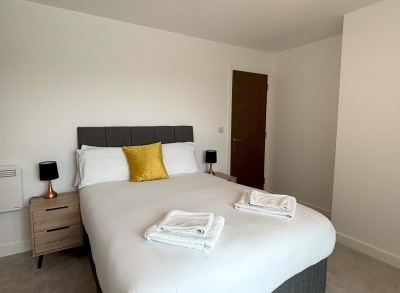Bracknell 2BR Apt | Parking | Wifi  | Nr Ascot