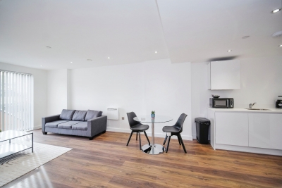 Bracknell Apartment | Parking | Near Ascot & Station