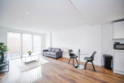 Bracknell Apartment | Parking | Near Ascot & Station