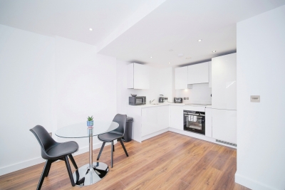 Bracknell Apartment | Parking | Near Ascot & Station