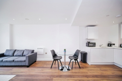 Bracknell Apartment | Parking | Near Ascot & Station