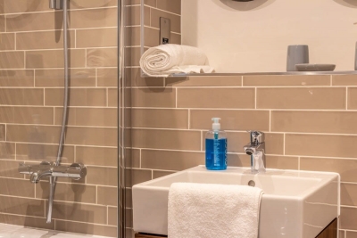 Chic & Luxurious 1 BR with parking - NEC/BHX
