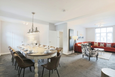 Large Luxury Home in Solihull - Sleeps 14, near NEC & BHX
