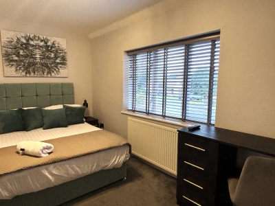 Large Luxury Home in Solihull - Sleeps 14, near NEC & BHX