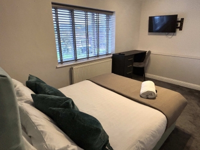 Large Luxury Home in Solihull - Sleeps 14, near NEC & BHX