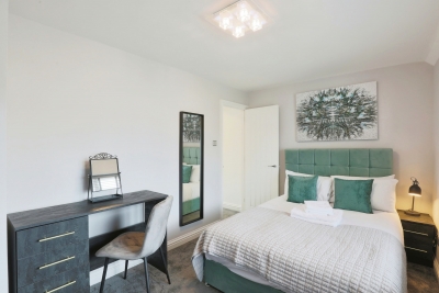Large Luxury Home in Solihull - Sleeps 14, near NEC & BHX