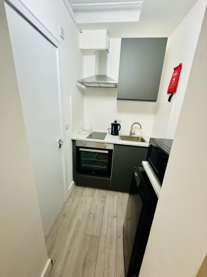 Studio near Victoria
