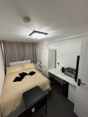 Marylebone Room + bathroom