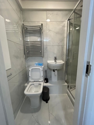 Marylebone Room + bathroom