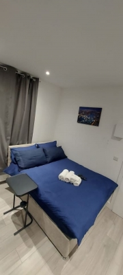 Studio w/ private kitchen & bath