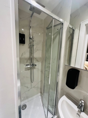 Studio w/ private kitchen & bath