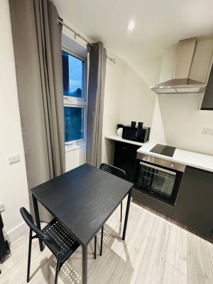 Flat with Bathroom and Kitchen