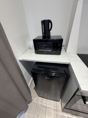 Flat with Bathroom and Kitchen