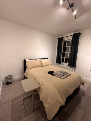 Central London Room in Oval