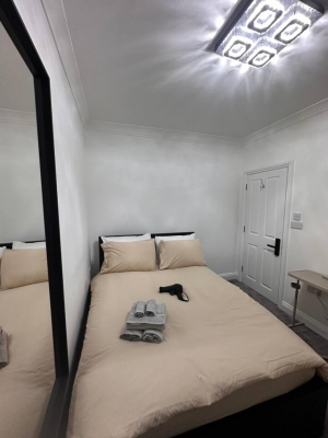 London Bridge Room