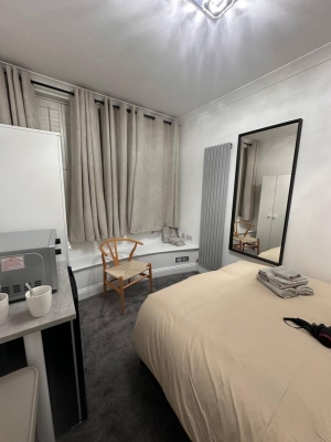 London Bridge Room