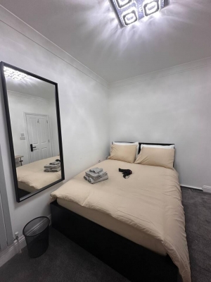London Bridge Room