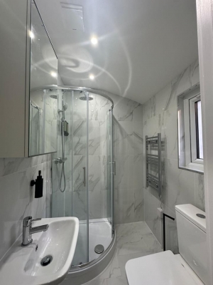 Central London Room and bathroom