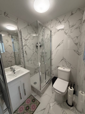 Modern Room in Oval | Close to Tube