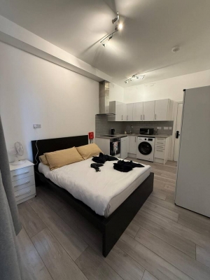 Private Room | 5 minutes to Central London