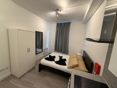 Private Room | 5 minutes to Central London