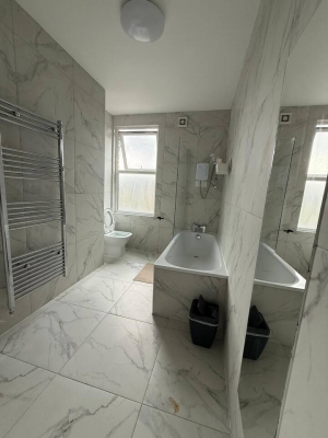 Private Room | Own Kitchen & Bathroom | Near Tube