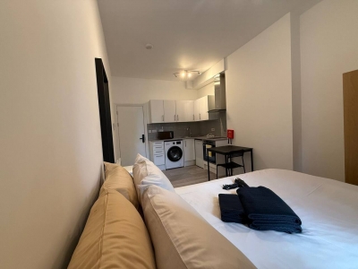 Modern Room | Minutes from Central London