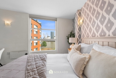 Canary Wharf 2BR | O2 Views & Parking
