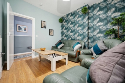 Mega Flat Near City Centre
