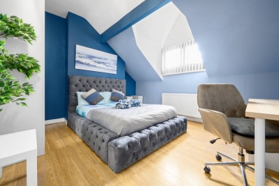 Mega Flat Near City Centre
