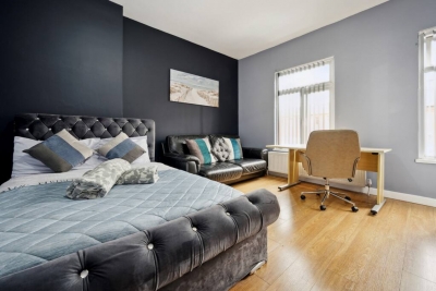 Mega Flat Near City Centre