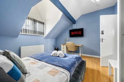 Mega Flat Near City Centre