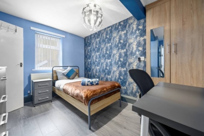 Private retreat for 3 Near Arndale City Centre