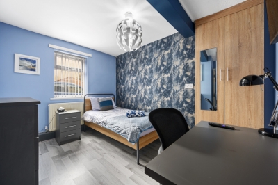Private retreat for 3 Near Arndale City Centre