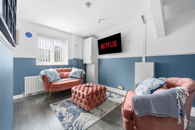 1BR Purple Bonita Near Arndale