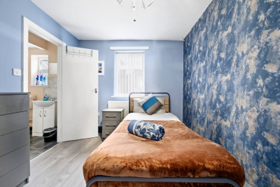 Saphire Blue En-SuiteCity Center