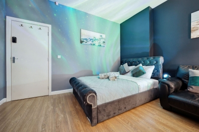 Spacious City Room by NQ & Arndale